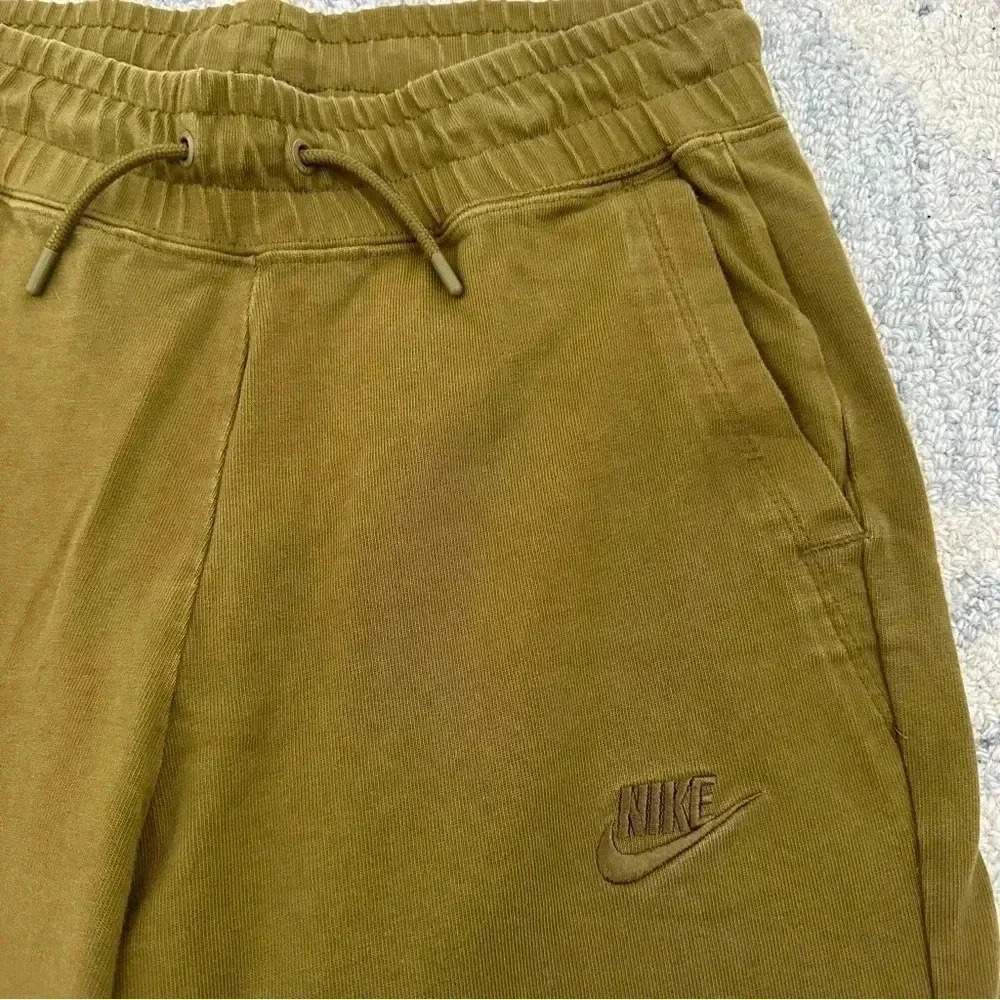 Nike Cropped Wide Leg EUC Green / Chartreuse Sweatpants Size Small - Picture 7 of 15